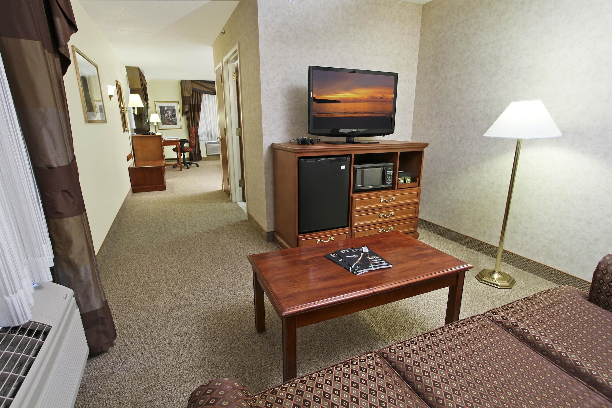 Hampton Inn & Suites By Hilton - Rockville Centre Exterior photo